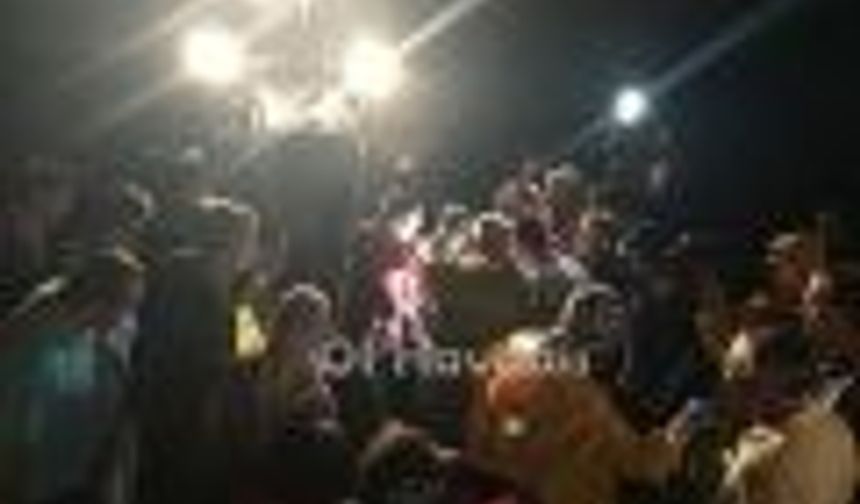 Of’ta Roşi Irmağı taştı mahsur kalan 5 kişi kurtarıldı