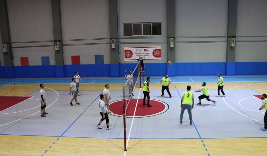 Voleybol Turnuvasında grup maçları tamamlandı