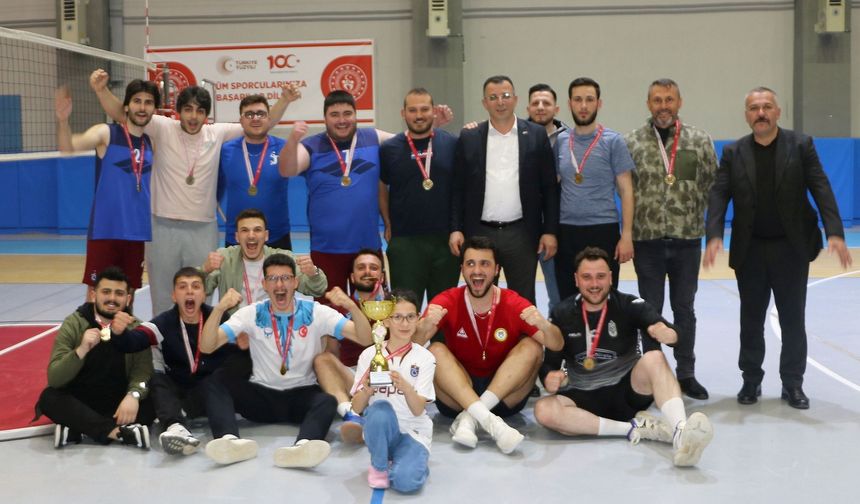 Bahar Voleybol Turnuvasının şampiyonu İvyanspor