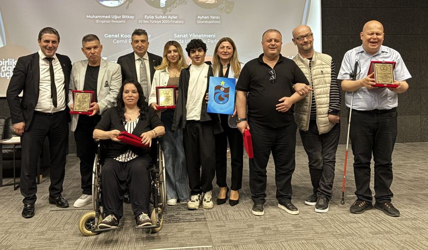 “Bu Sahnede Engel Yok” gecesi büyük beğeni topladı