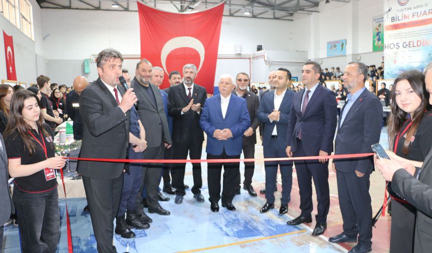 Of Fen Lisesi birbirinden ilginç projeler sahnelendi