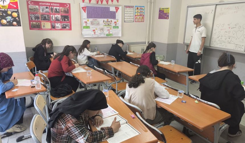 Of’ta Peygamber Sevgisi sınav salonlarına taştı