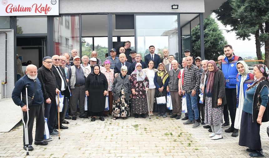 Büyükşehir’den huzurevi sakinlerine anlamlı ziyaret
