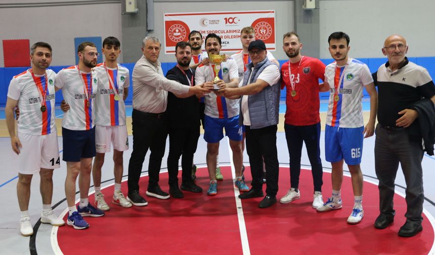 Futsal Turnuvasında Şampiyon İksenitspor