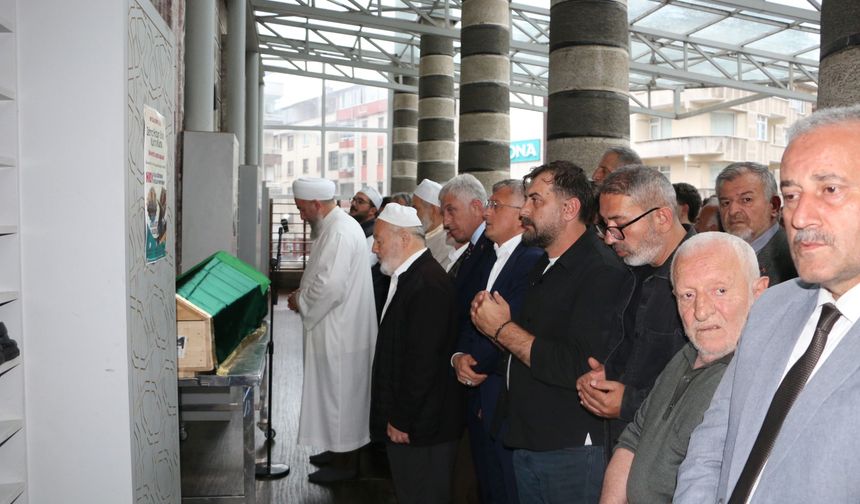 Hacımurtazaoğlu ailesinin anne acısı