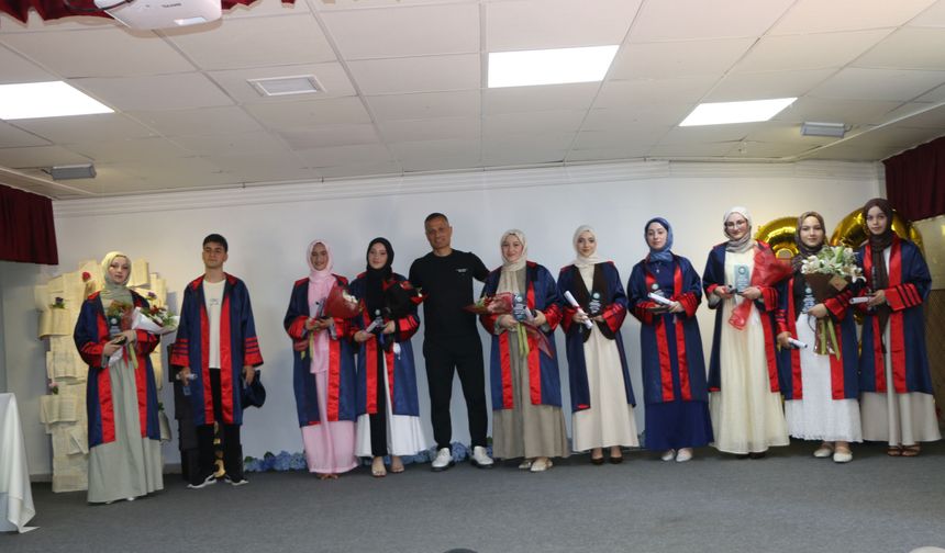 Of Anadolu İmam Hatip Lisesinde mezuniyet heyecanı