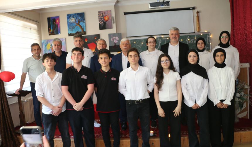 Of Fen Lisesi öğrencileri usta şairlerin eserlerini seslendirdi