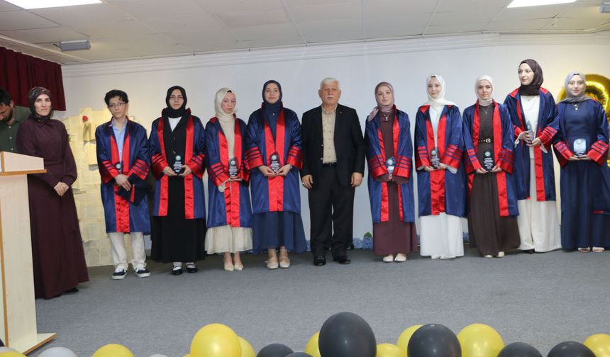 Of Anadolu İmam Hatip Lisesinde mezuniyet heyecanı