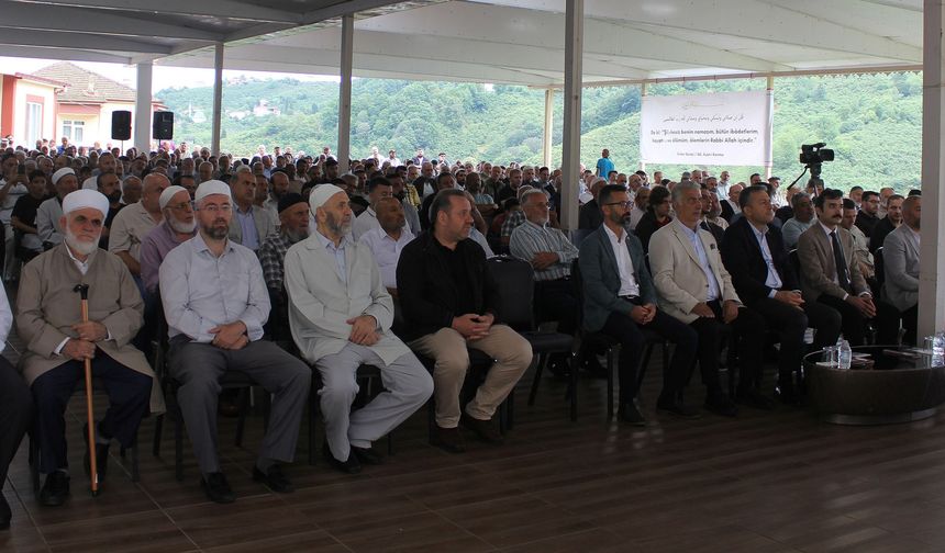Arsin Çiçekli Kız Kur’an Kursu’nda 112 öğrenci icazet aldı