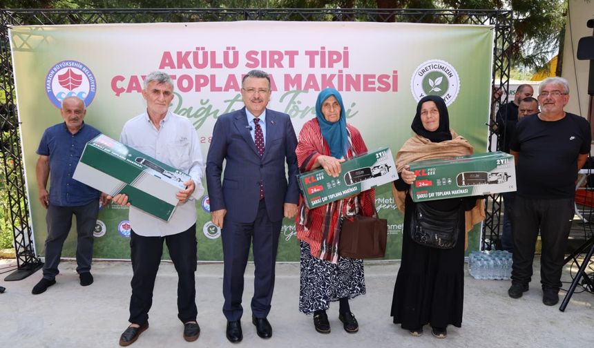 Başkan Genç’ten Of’ta çay üreticilerine 75 akülü çay toplama makinası desteği