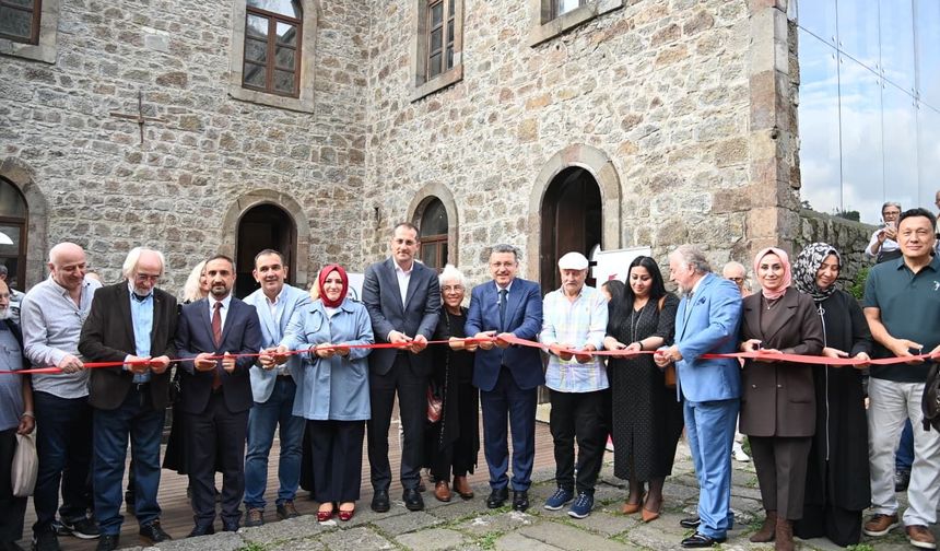 Sanat şöleninde eserler görücüye çıktı