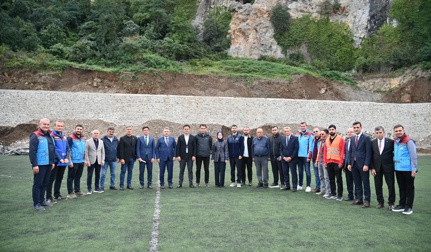 Başkan Genç, Çukurçayır ve Esentepe'de çalışmaları denetledi