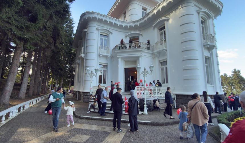 Cumhuriyet Bayramı’nda Atatürk Köşkü’ne ziyaretçi akını