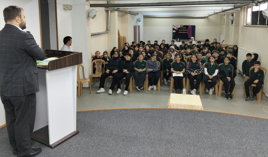 Mikdat Sarıalioğlu öğrencilerine Cami ve Sosyal Hayat