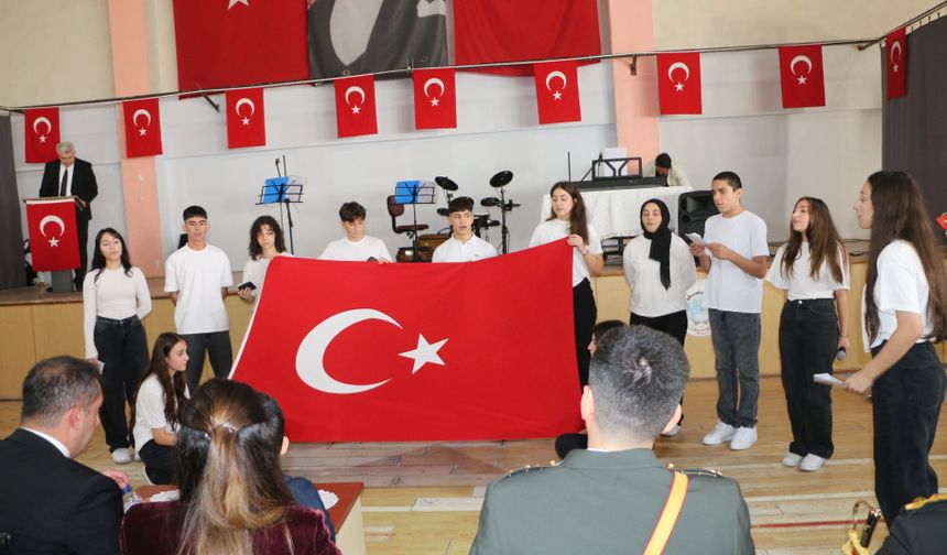 Of’ta Cumhuriyet Bayramı resmi törenle kutlandı