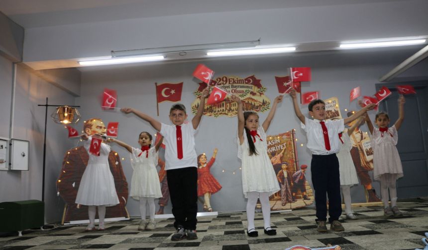 Pınaraltı İlk/Ortaokulunda Cumhuriyet Bayramı kutlandı