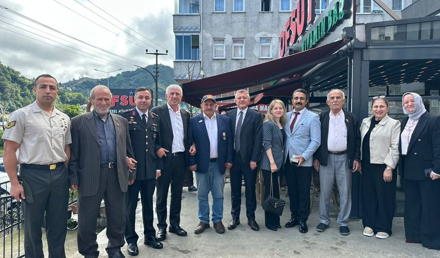 Şehit aileleri ve gaziler kahvaltıda buluştu