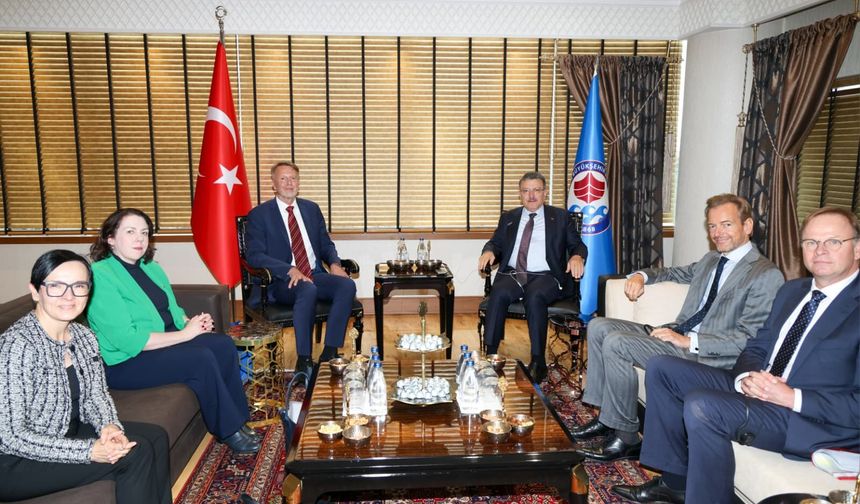 Trabzon’un potansiyeli büyükelçilere anlatıldı