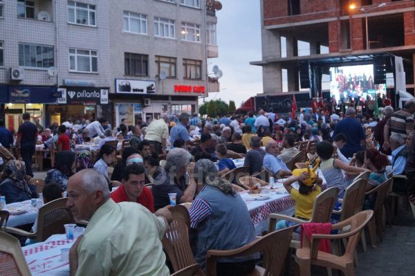 Bakan Soylu Oflularla birlikte oruç açtı