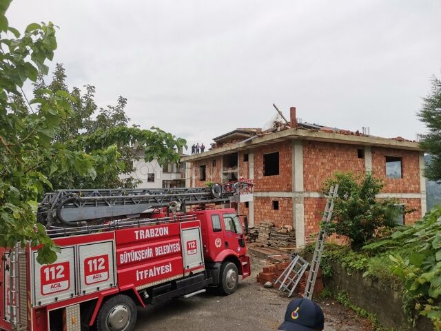 Of’ta inşaatın çekme katı çöktü 1 ölü, 1 yaralı