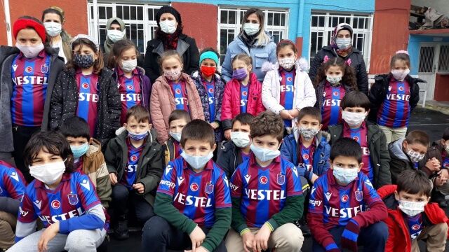 Salacık Ortaokulu da bordo mavi oldu